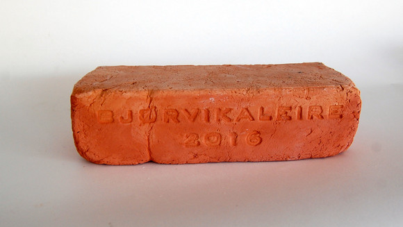 Bjørvikaleiremursteinen