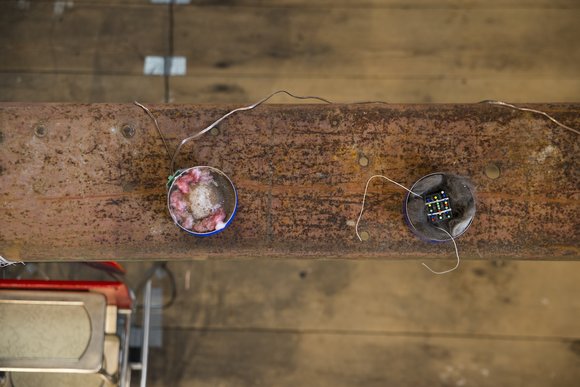 Ett tomt rum av ingenting live sound performance and installation detail sound objects 2016
