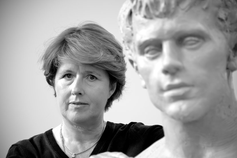 K.kokkin m skulpturen ung kraft i studio, 2015