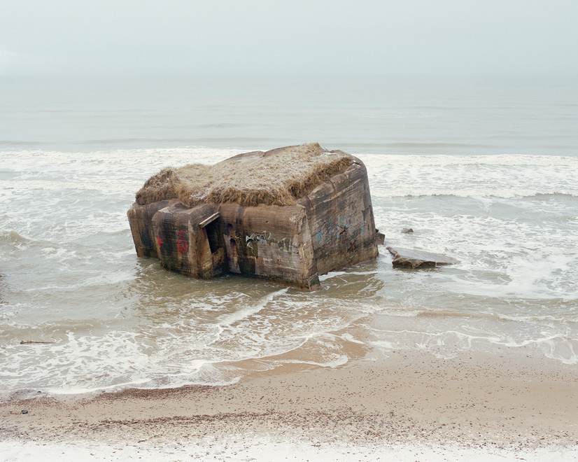 Forlatt bunker på Løkken strand Danmark, en del av Atlanterhavsvollen.