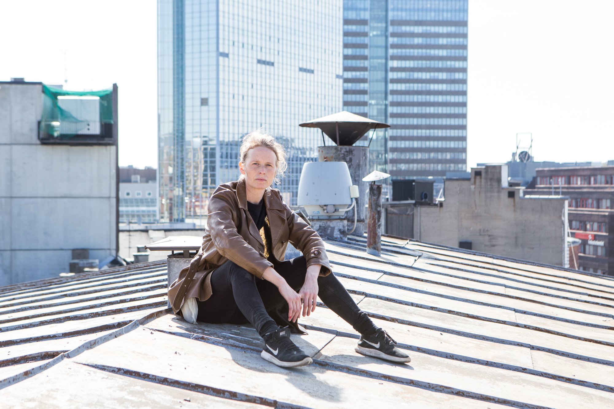 Hanna Sjöstrand på taket til Atelierforeningen CK2 i Christian Krohgs gate 2