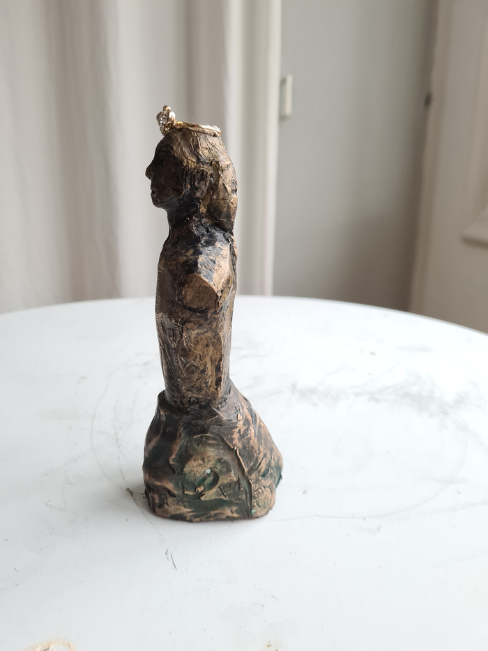 Liten gallion i bronse