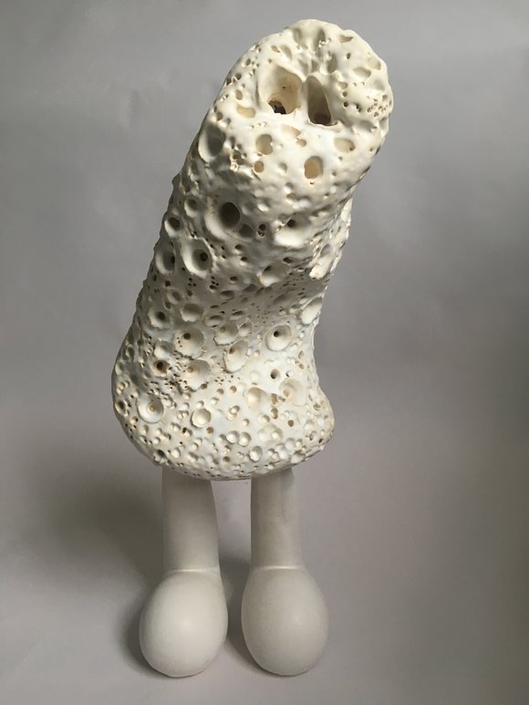 Moonboy, 2019, ca. d40 x h75 x b 35 cm, steingods